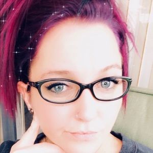 Meet your Posher, Dana